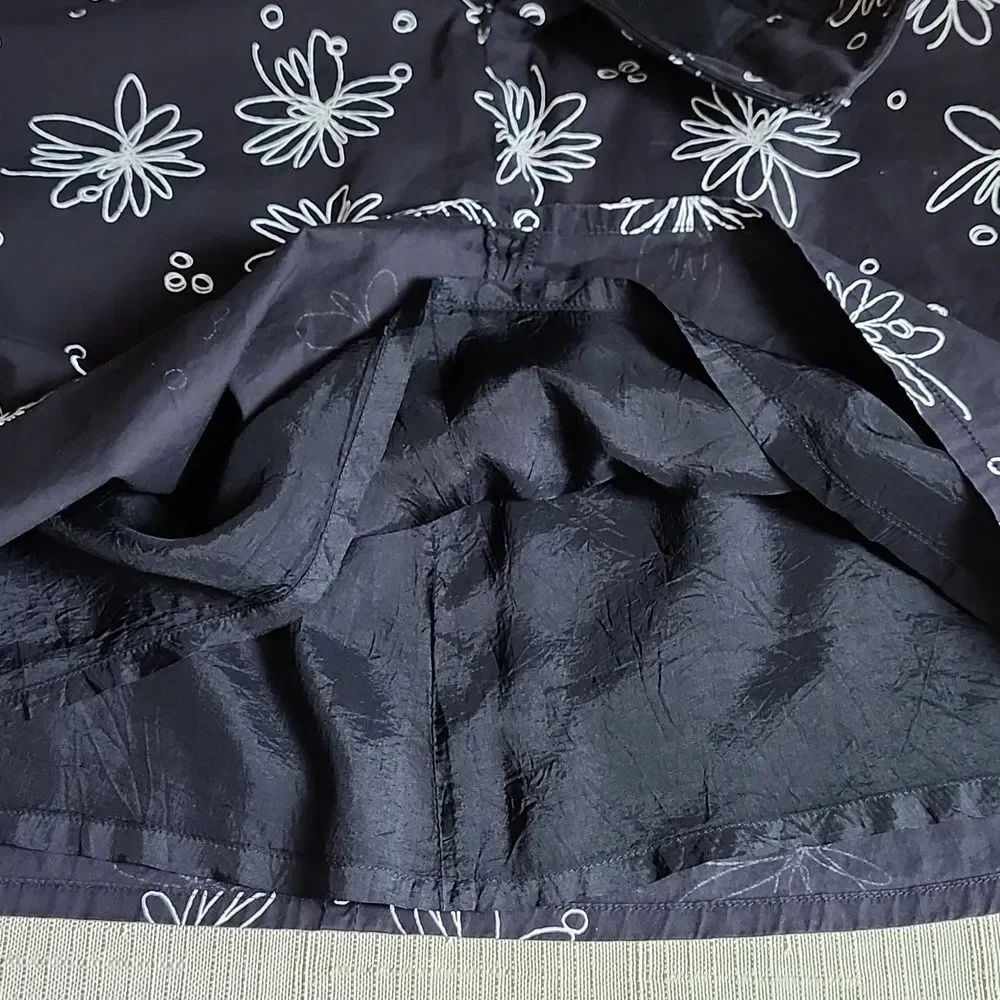 Rafaella Petites Black with White Abstract Flowers, At the Knee, Lined Skirt
